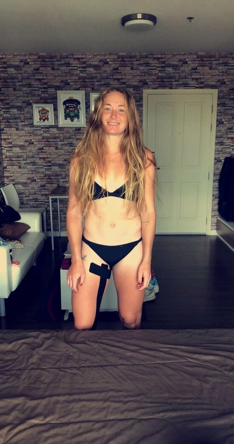 Foto di nudo di fuga di OnlyFans di Julia Glushko