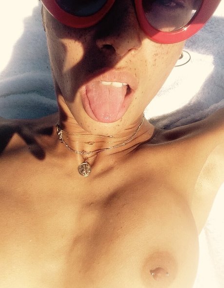 Foto di nudo di fuga di OnlyFans di Adwoa Aboah
