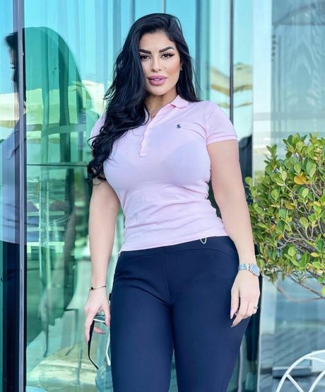 Foto di nudo di fuga di OnlyFans di Amira Mounir Srarfi