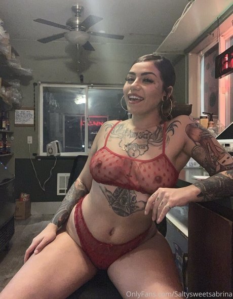Foto di nudo di fuga di OnlyFans di Saltysweetsabrina