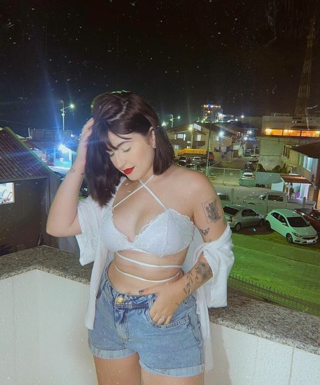 Foto di nudo di fuga di OnlyFans di Bella Sant