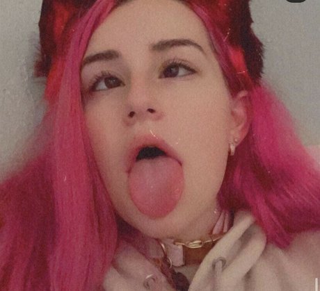 Strawburrykitten