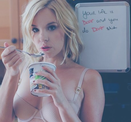 Foto di nudo di fuga di OnlyFans di Brea Grant