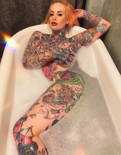 Foto di nudo di fuga di OnlyFans di Kandyisbadass