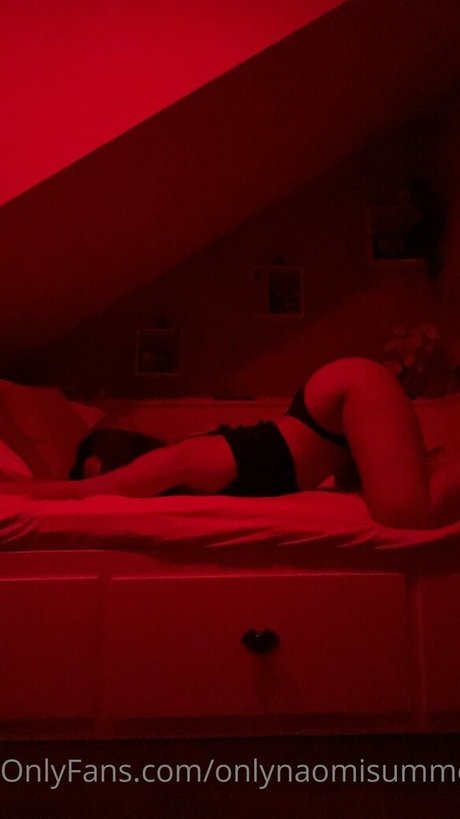 Foto di nudo di fuga di OnlyFans di Onlynaomisummers