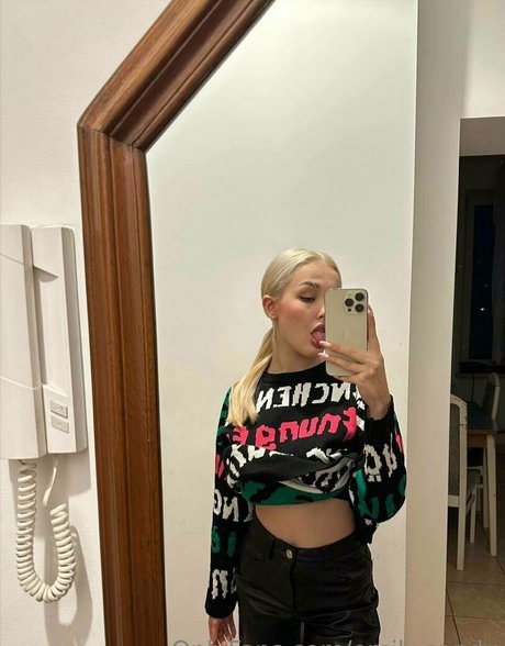 Foto di nudo di fuga di OnlyFans di Emilycandy1