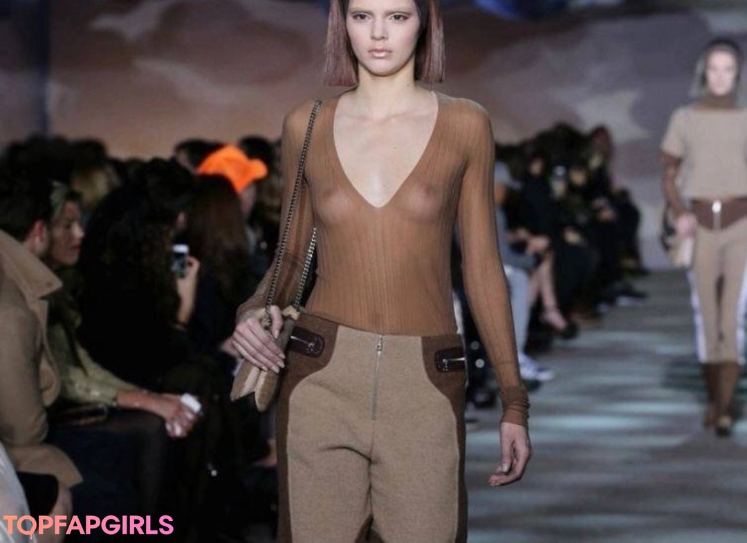 Foto di nudo di fuga di OnlyFans di Kendall Jenner #1820