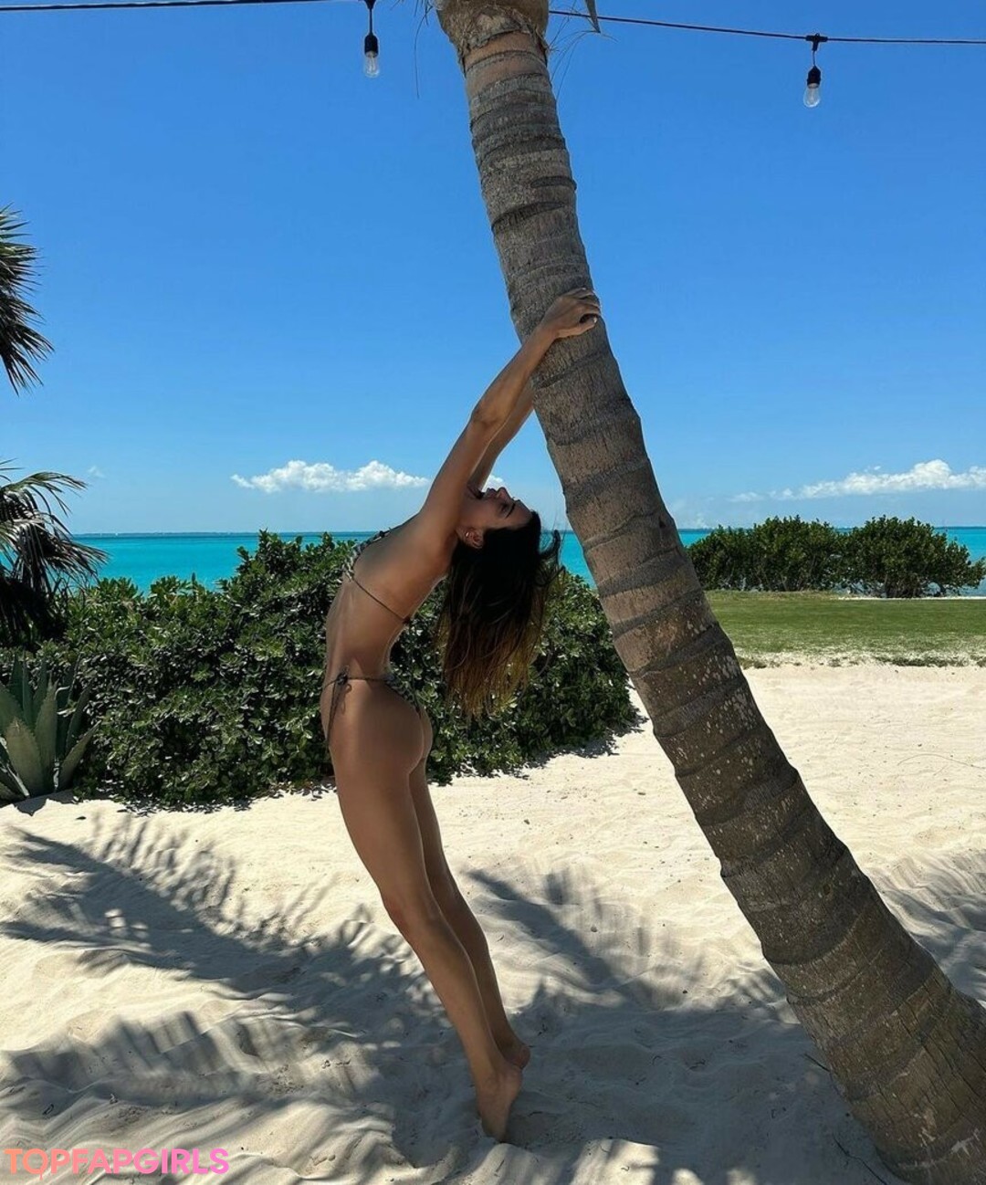 Foto di nudo di fuga di OnlyFans di Kendall Jenner #1939