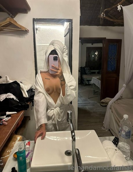 Foto di nudo di fuga di OnlyFans di Fernanda Motta