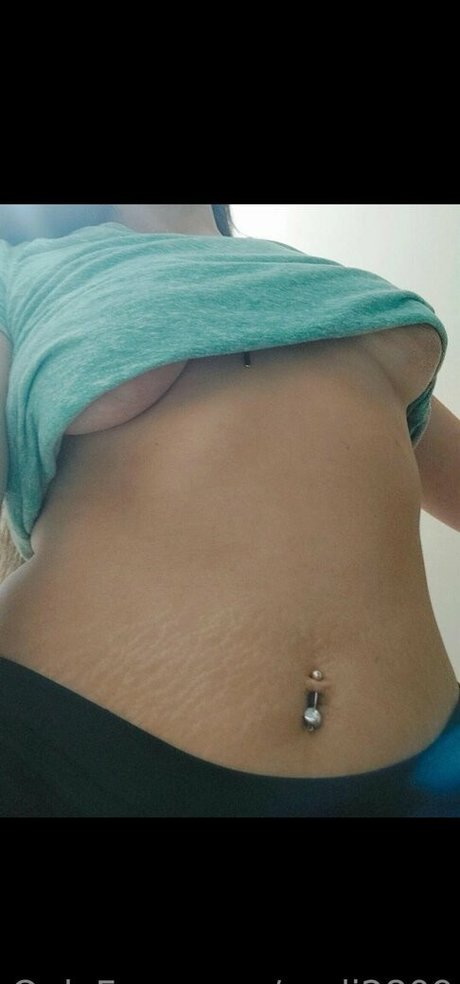 Foto di nudo di fuga di OnlyFans di Laveci28