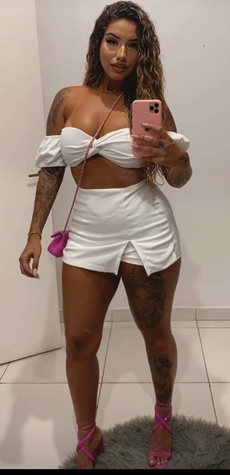 Foto di nudo di fuga di OnlyFans di Muito Linda
