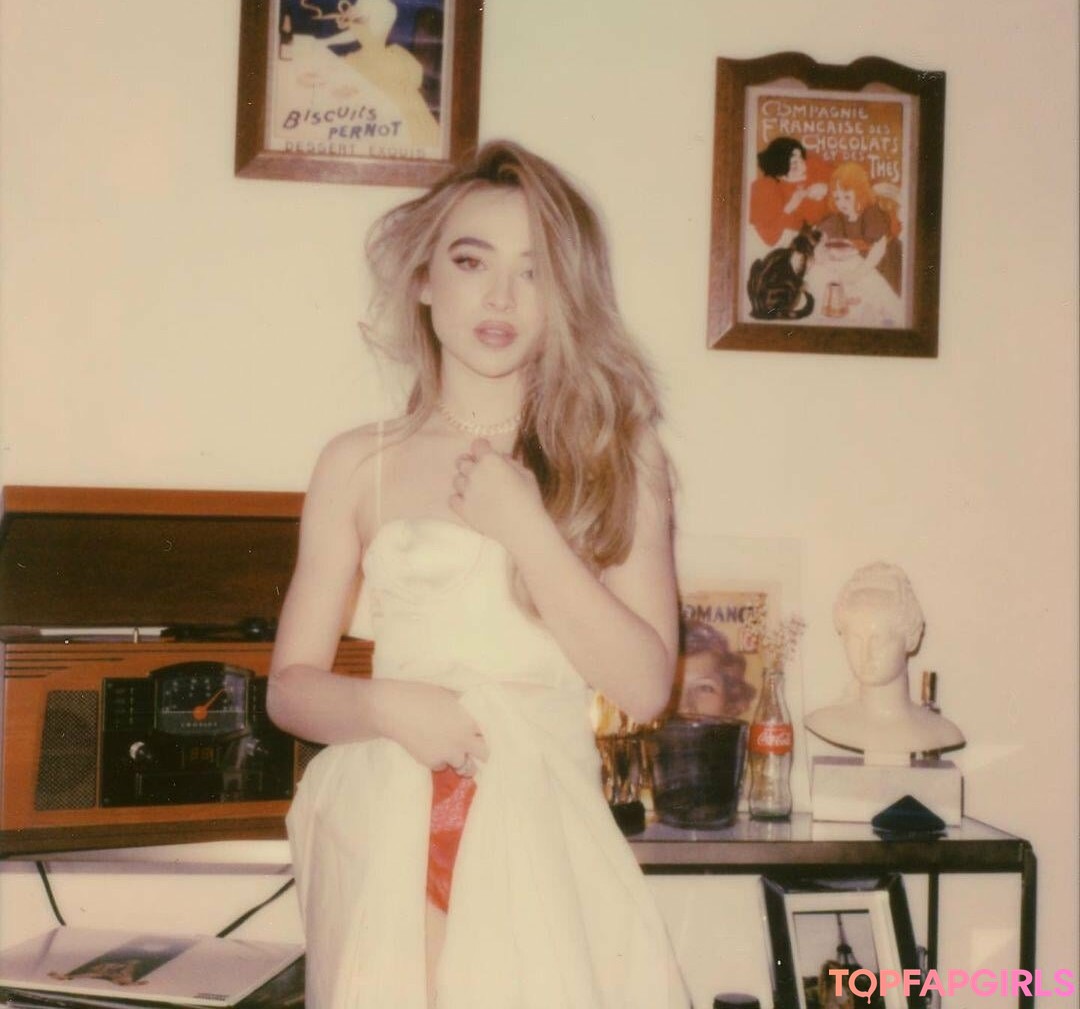 Foto di nudo di fuga di OnlyFans di Sabrina Carpenter #1005