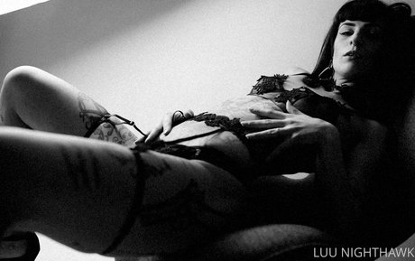 Foto di nudo di fuga di OnlyFans di Luunighthawk