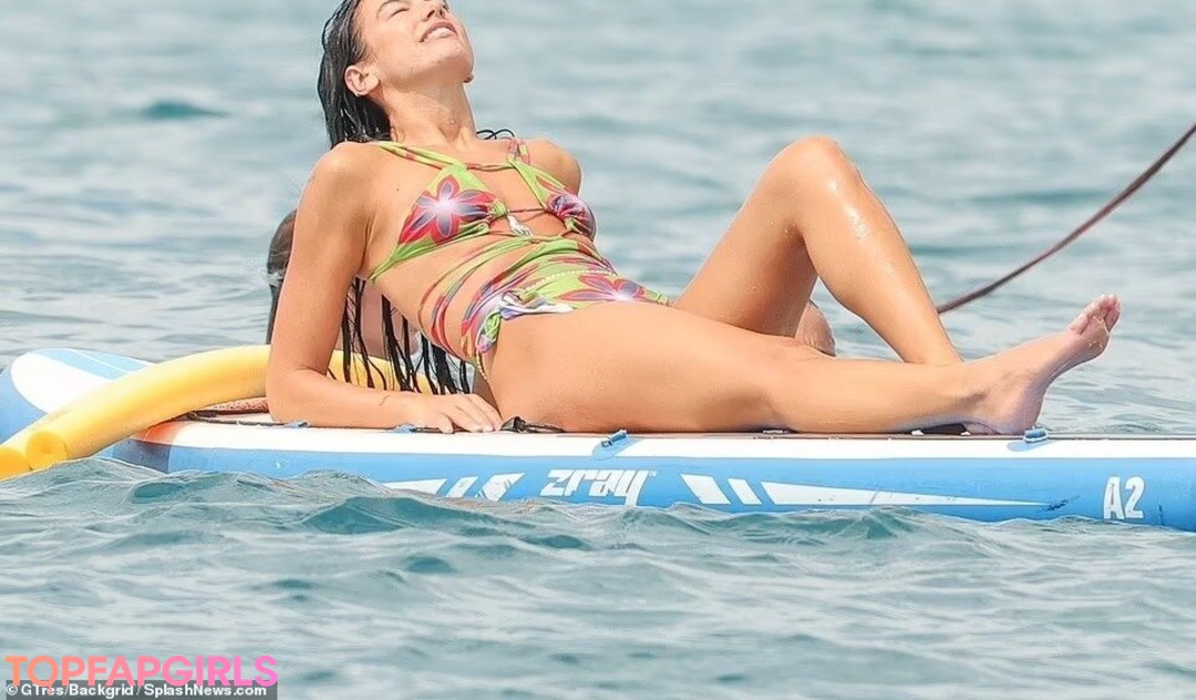 Foto di nudo di fuga di OnlyFans di Dua Lipa #1216