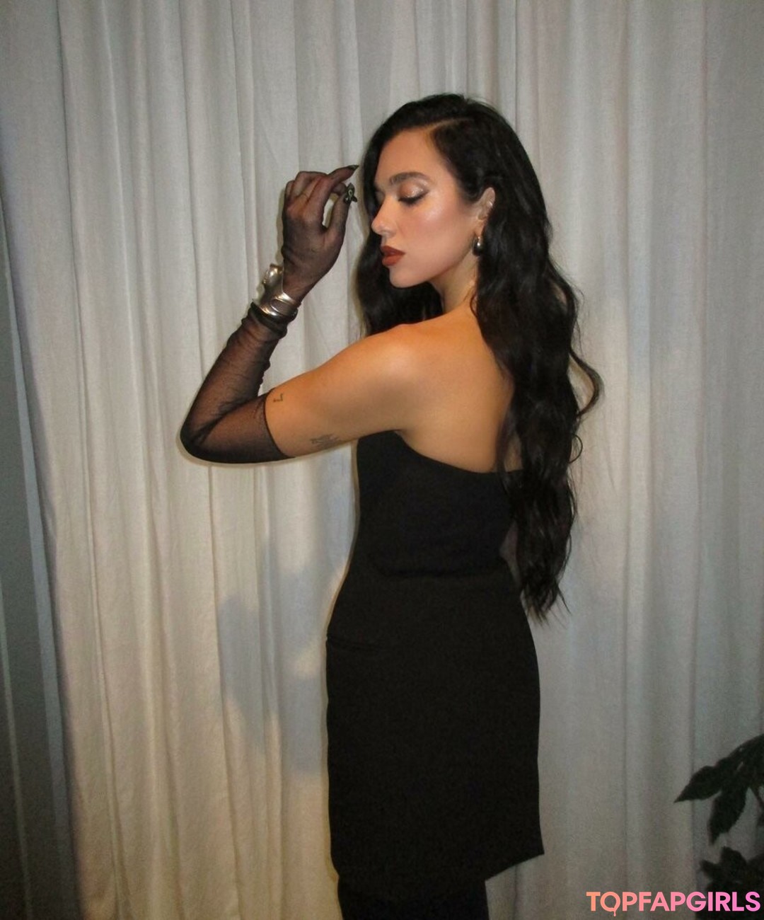 Foto di nudo di fuga di OnlyFans di Dua Lipa #1420