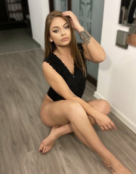 Foto di nudo di fuga di OnlyFans di Simonaa