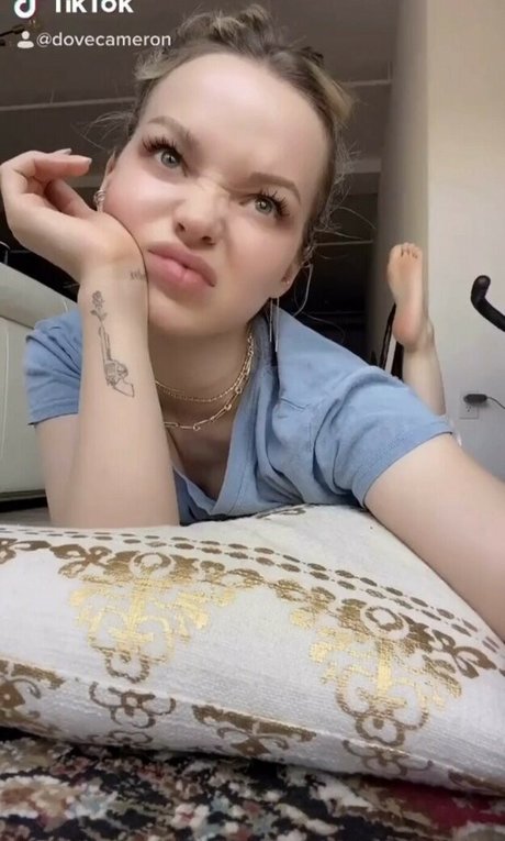 Dove Cameron