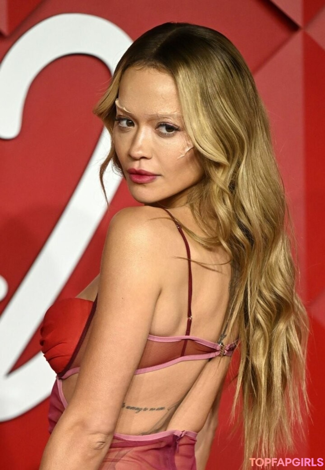 Foto di nudo di fuga di OnlyFans di Rita Ora #1022