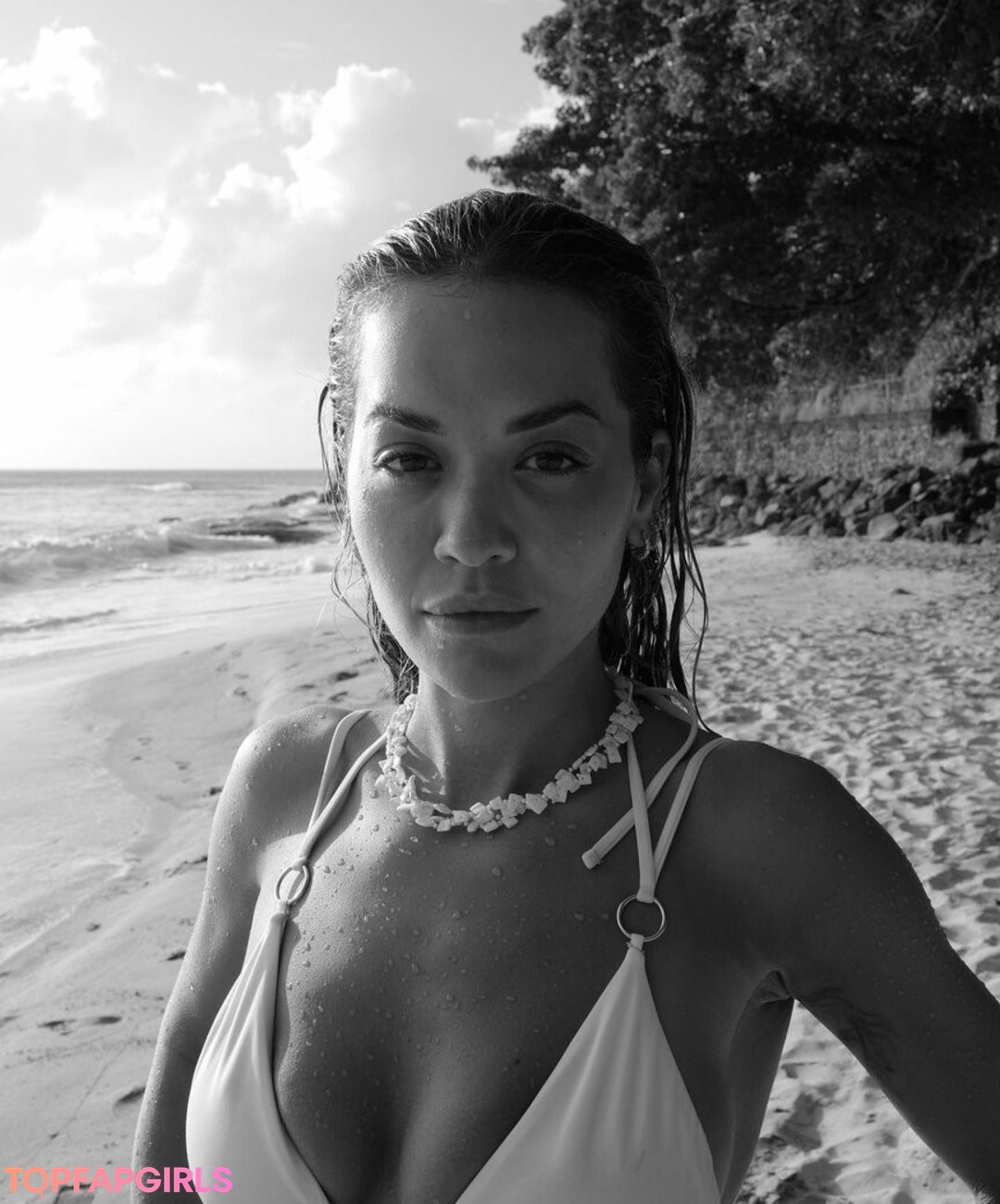 Foto di nudo di fuga di OnlyFans di Rita Ora #1186