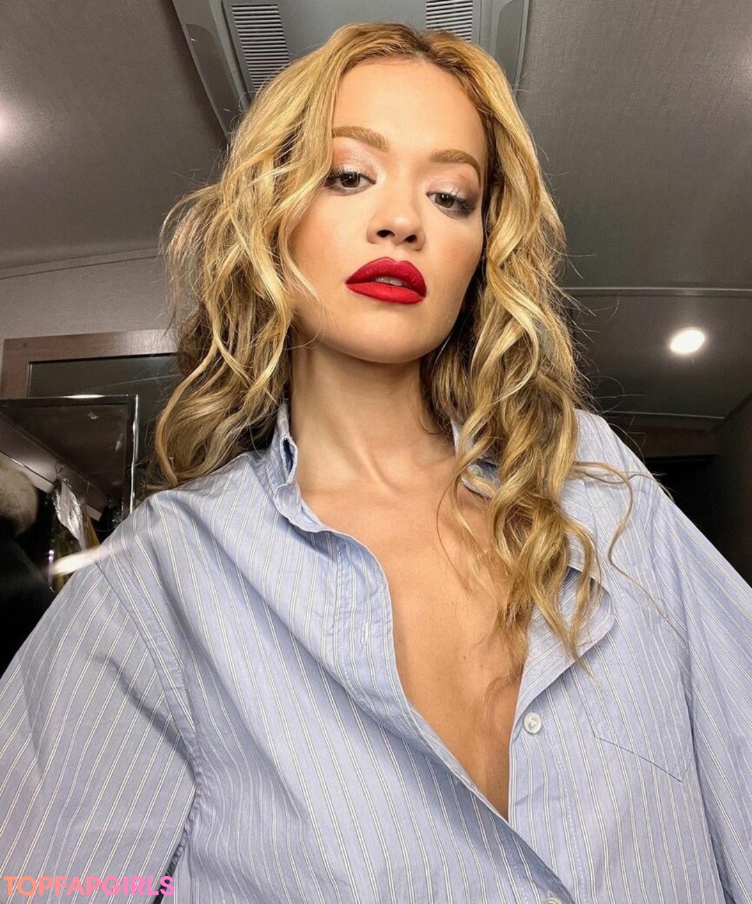 Foto di nudo di fuga di OnlyFans di Rita Ora #1352