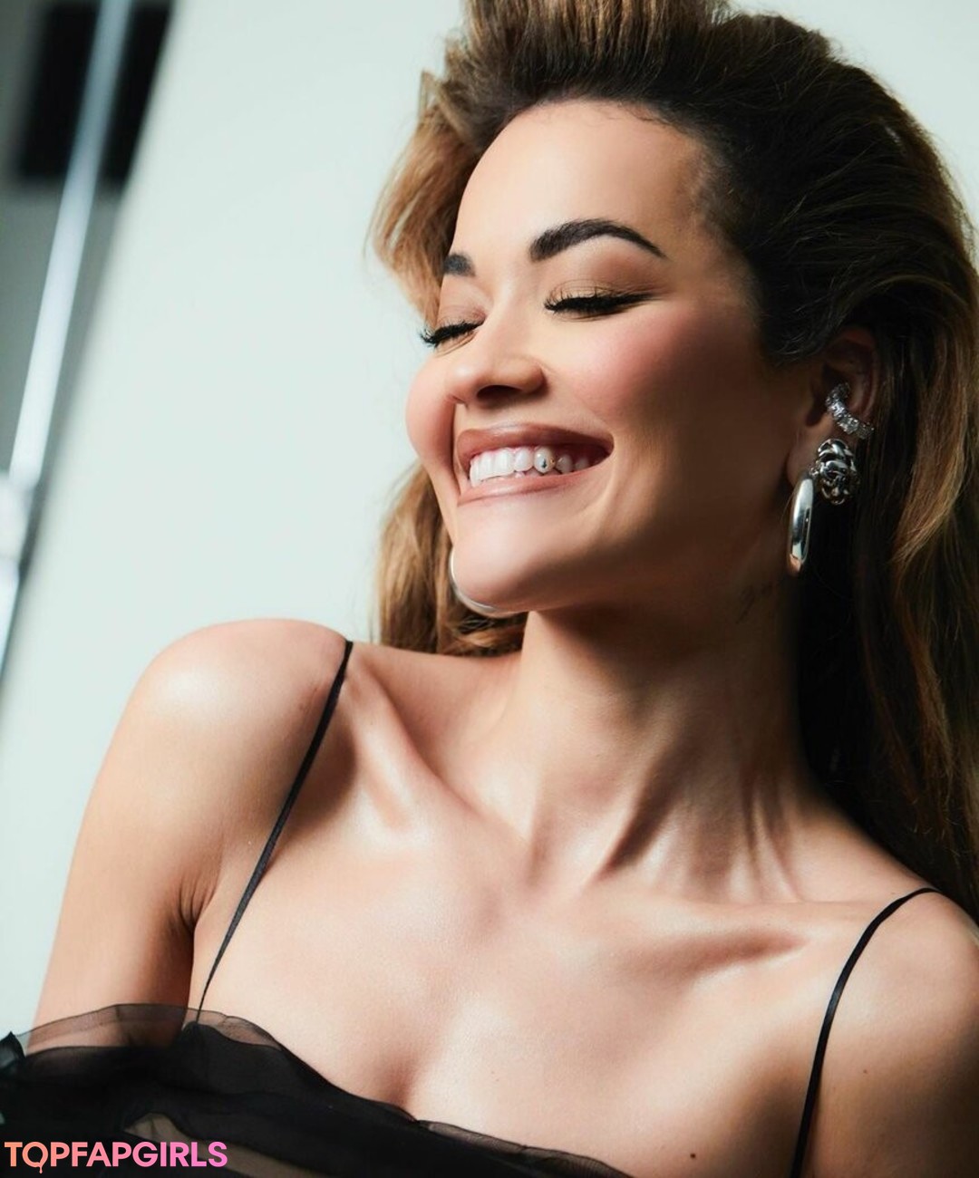 Foto di nudo di fuga di OnlyFans di Rita Ora #1395