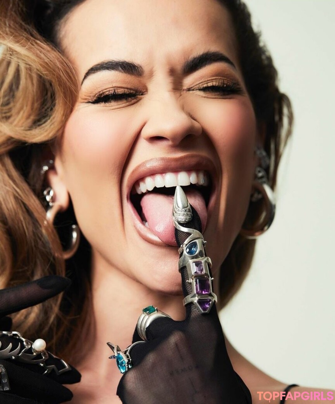 Foto di nudo di fuga di OnlyFans di Rita Ora #1396