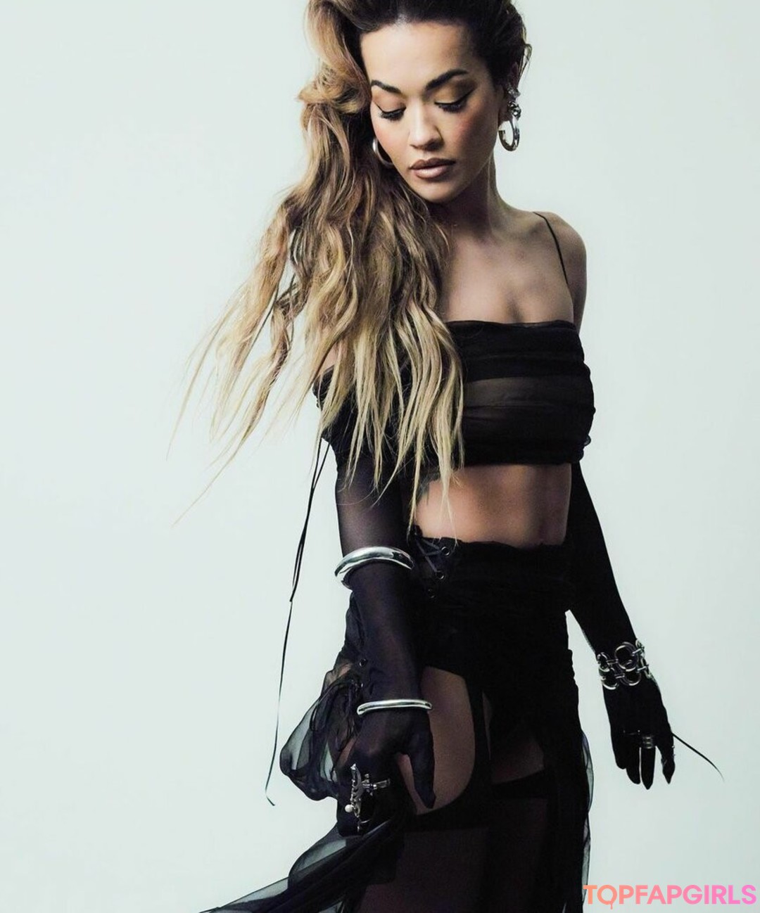 Foto di nudo di fuga di OnlyFans di Rita Ora #1399