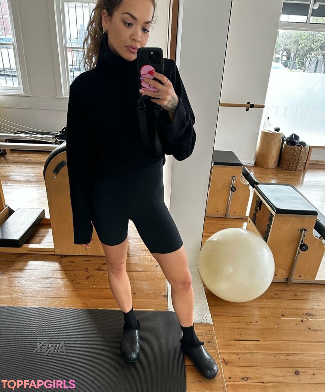 Foto di nudo di fuga di OnlyFans di Rita Ora #1608