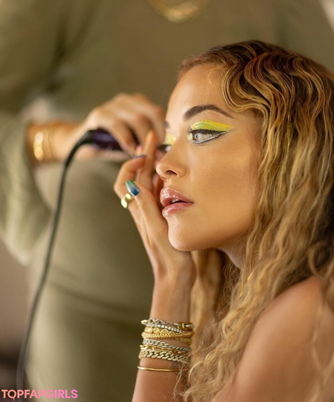 Foto di nudo di fuga di OnlyFans di Rita Ora #1896
