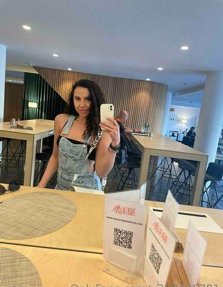 Julianainsanelyh0rny