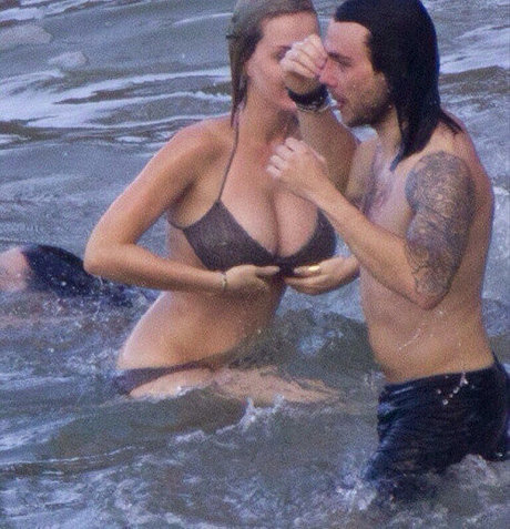 Foto di nudo di fuga di OnlyFans di Katy Perry