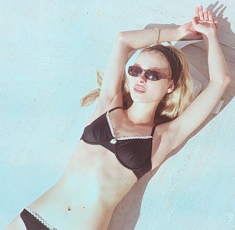 Foto di nudo di fuga di OnlyFans di Nicola Peltz