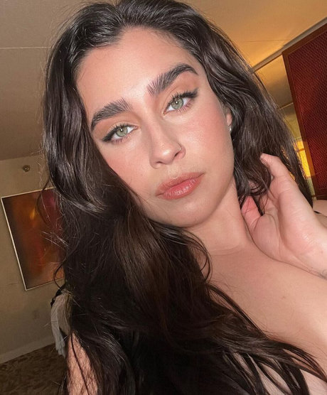 Foto di nudo di fuga di OnlyFans di Lauren Jauregui