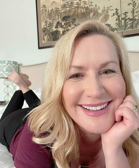 Angela Kinsey