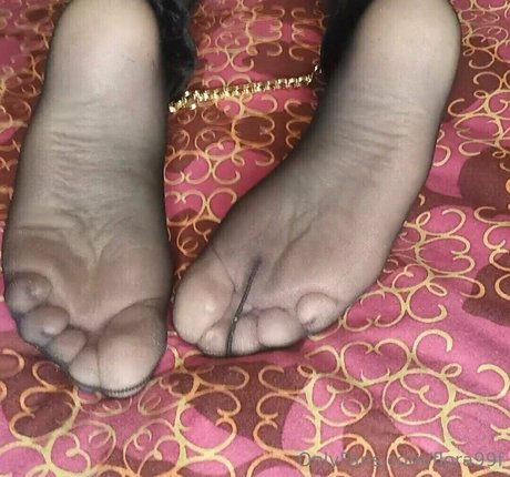 Foto di nudo di fuga di OnlyFans di Flora99f