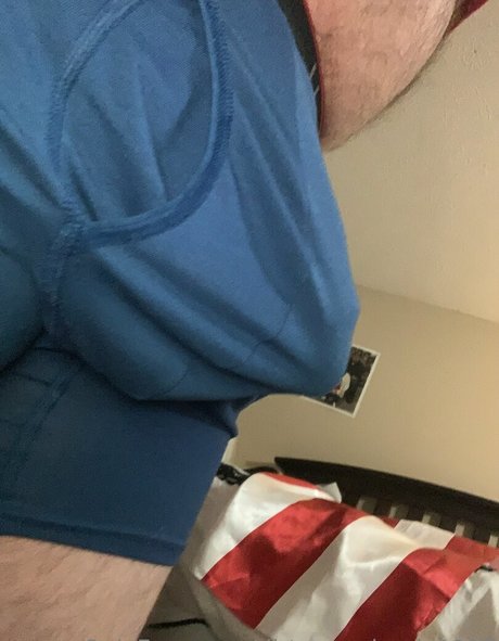 Foto di nudo di fuga di OnlyFans di Dirtymechanic1992
