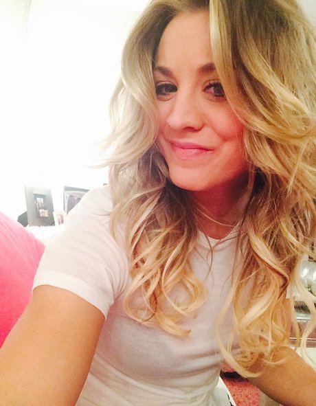 Foto di nudo di fuga di OnlyFans di Kaley Cuoco