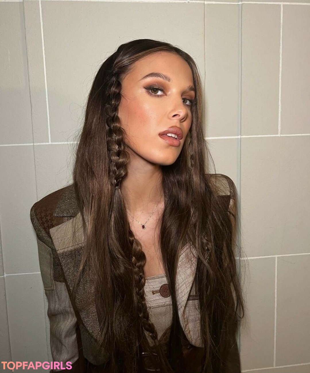 Foto di nudo di fuga di OnlyFans di Millie Bobby Brown #1049