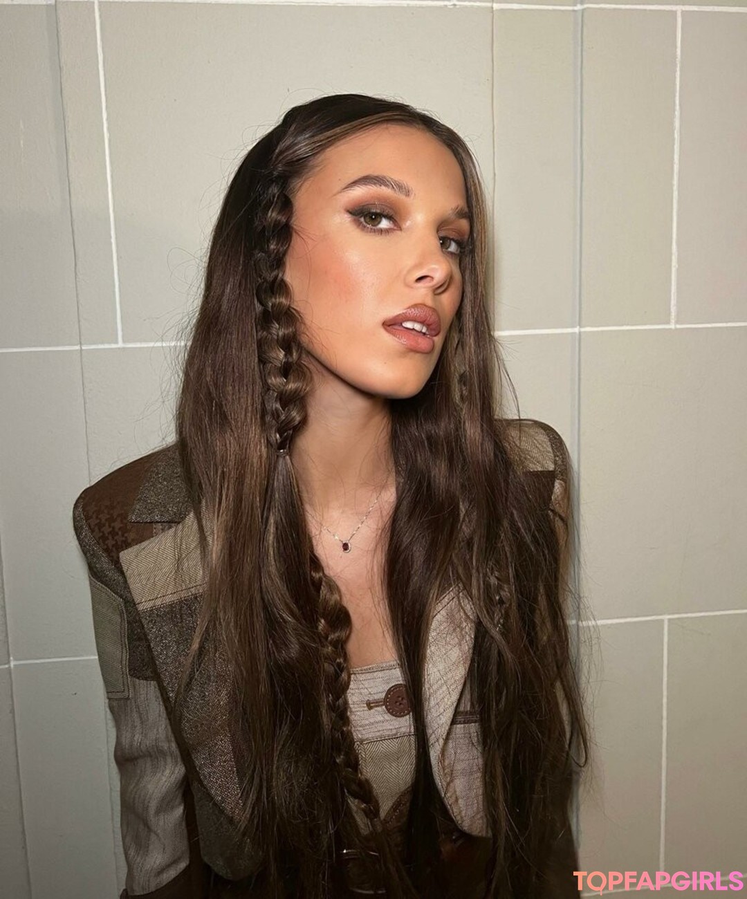 Foto di nudo di fuga di OnlyFans di Millie Bobby Brown #1069