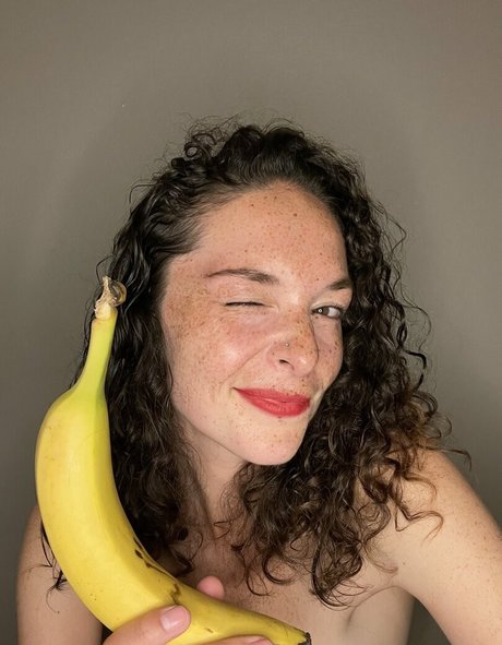 Foto di nudo di fuga di OnlyFans di Emma Hall
