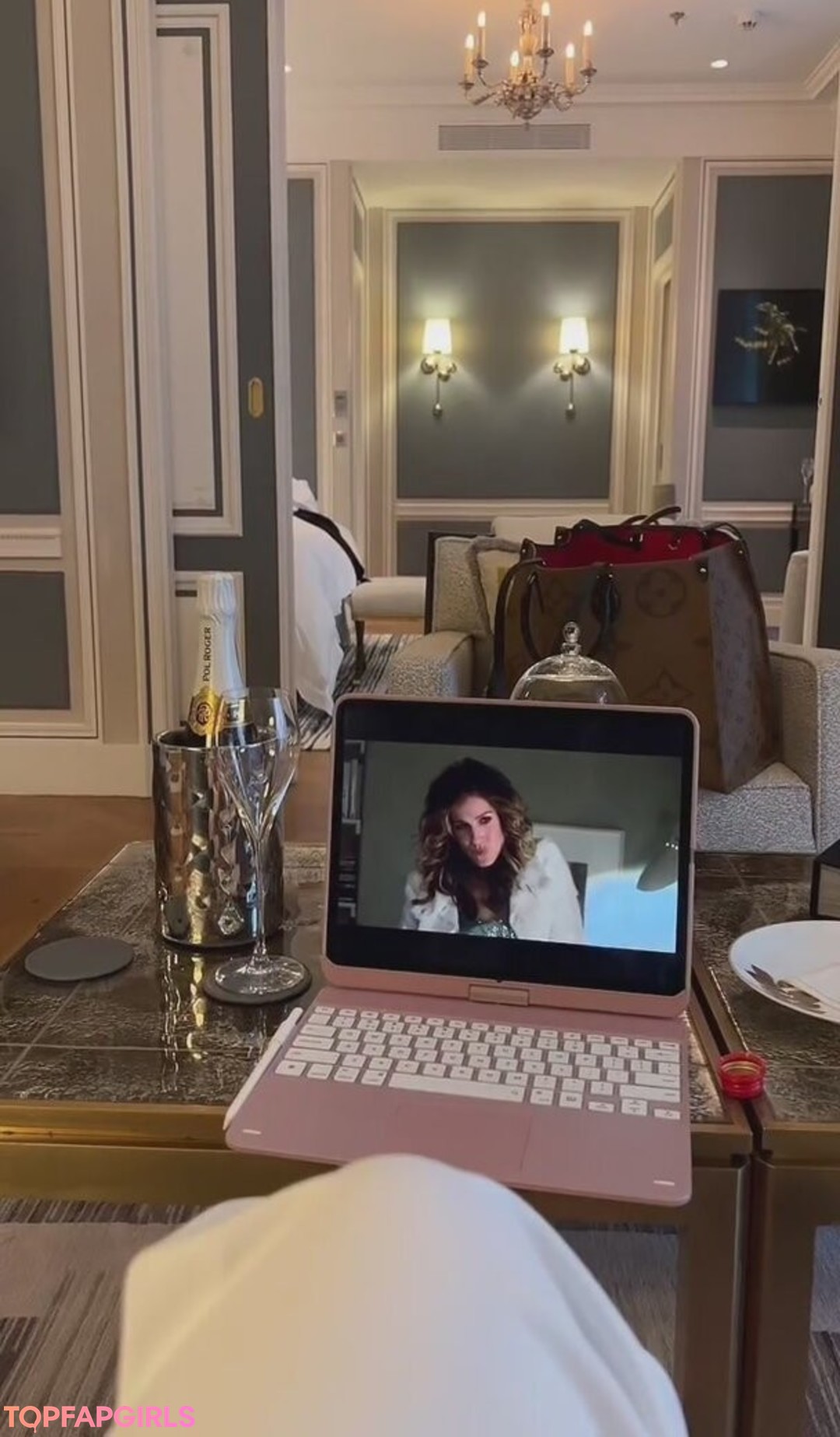 Foto di nudo di fuga di OnlyFans di Selena Gomez #1017