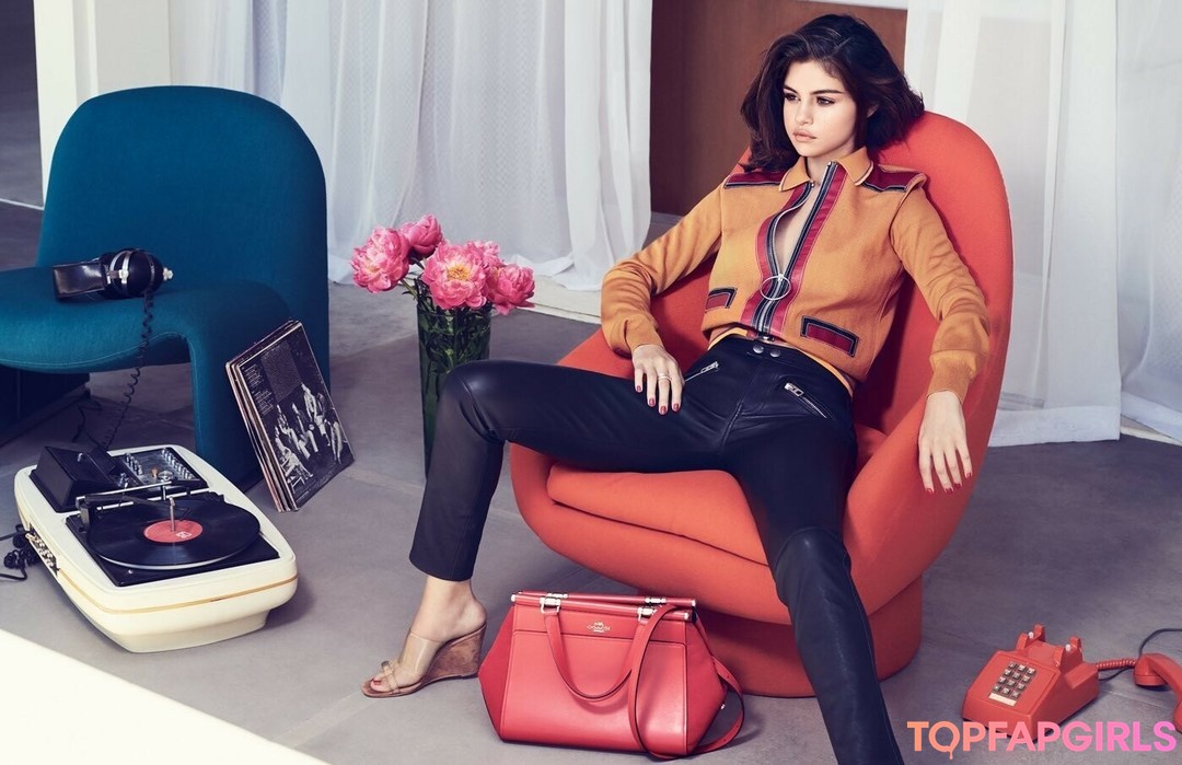 Foto di nudo di fuga di OnlyFans di Selena Gomez #1917