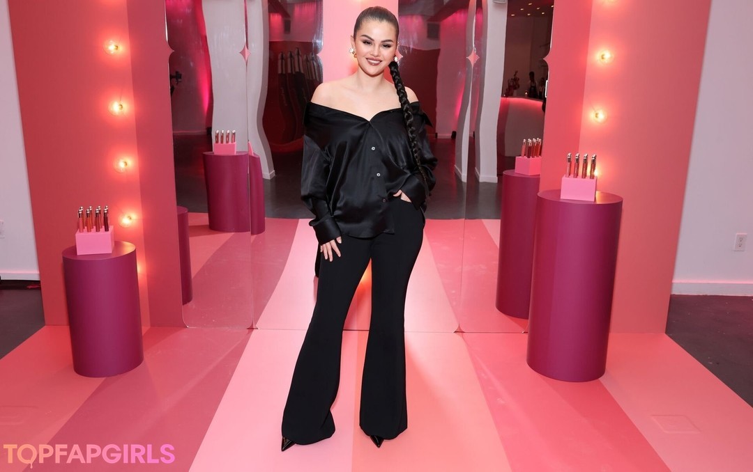 Foto di nudo di fuga di OnlyFans di Selena Gomez #1954