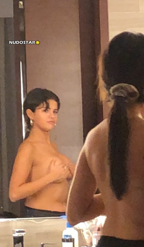 Foto di nudo di fuga di OnlyFans di Selena Gomez