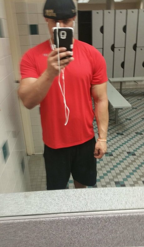 Foto di nudo di fuga di OnlyFans di Realbrandon818