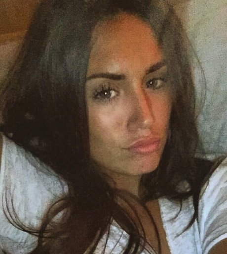 Foto di nudo di fuga di OnlyFans di Clelia Theodorou
