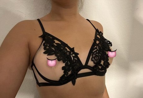 Foto di nudo di fuga di OnlyFans di Kleinenymphe
