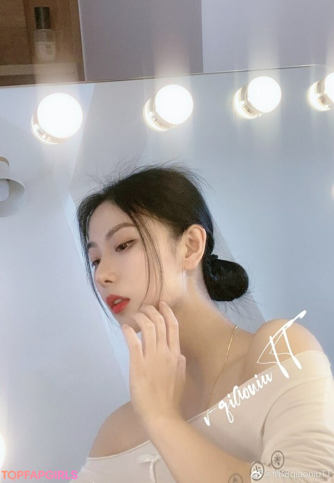 Foto di nudo di fuga di OnlyFans di Qiaoniutt #1443