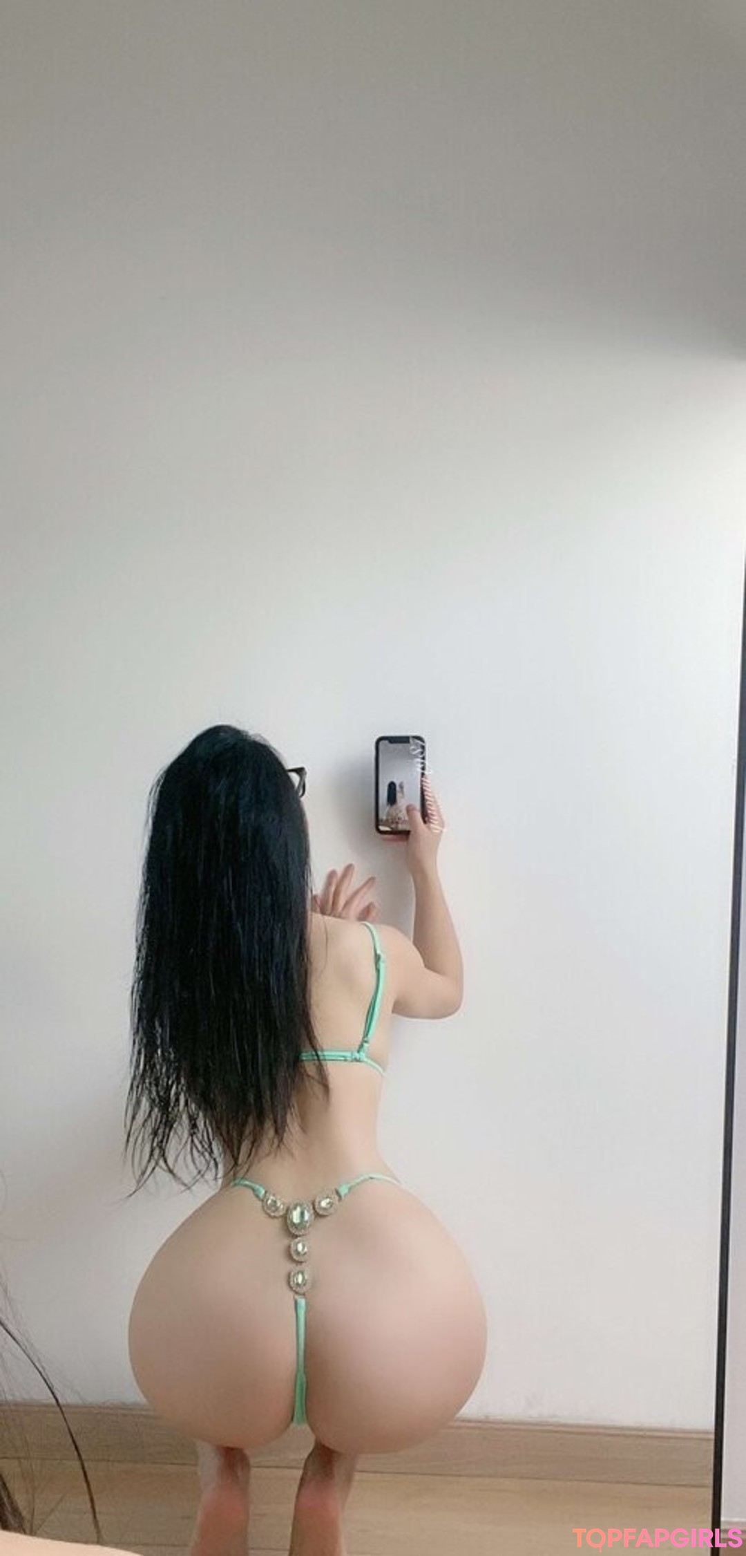 Foto di nudo di fuga di OnlyFans di Qiaoniutt #1548