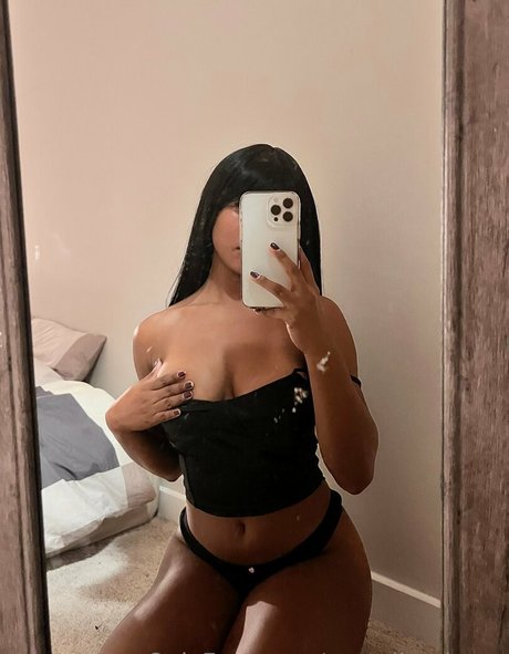 Foto di nudo di fuga di OnlyFans di Llalalinaafree